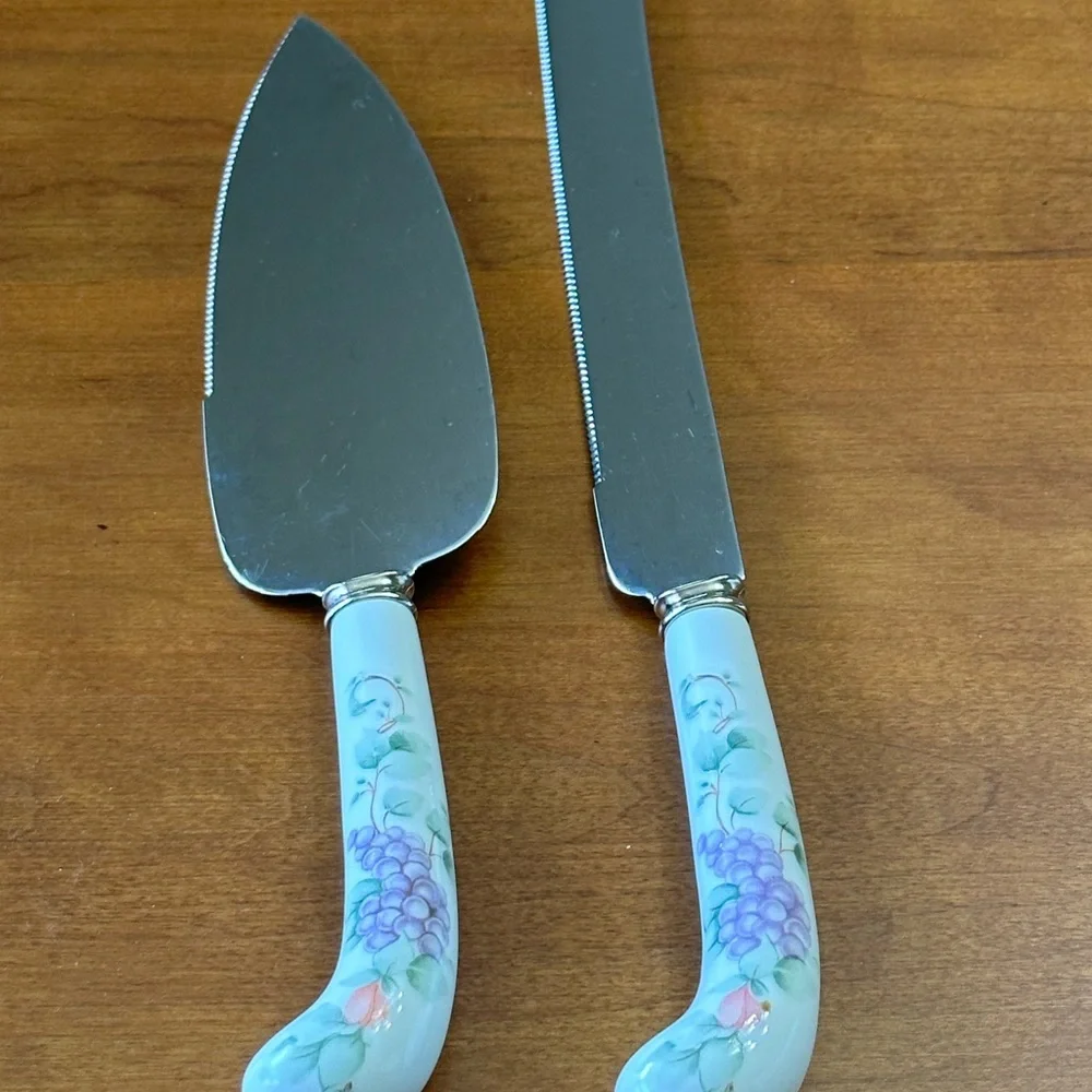 Vintage CAKE KNIFE SERVER SET Grape Vine Handle Sheffield England
